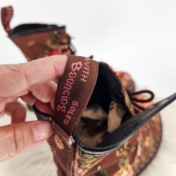 RARE Dr. Martens Brown Victorian Rose Floral 11821 - Picture 6 of 8